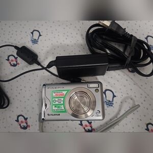 Fujifilm Finepix F20 6.3MP Digital Camera (working)